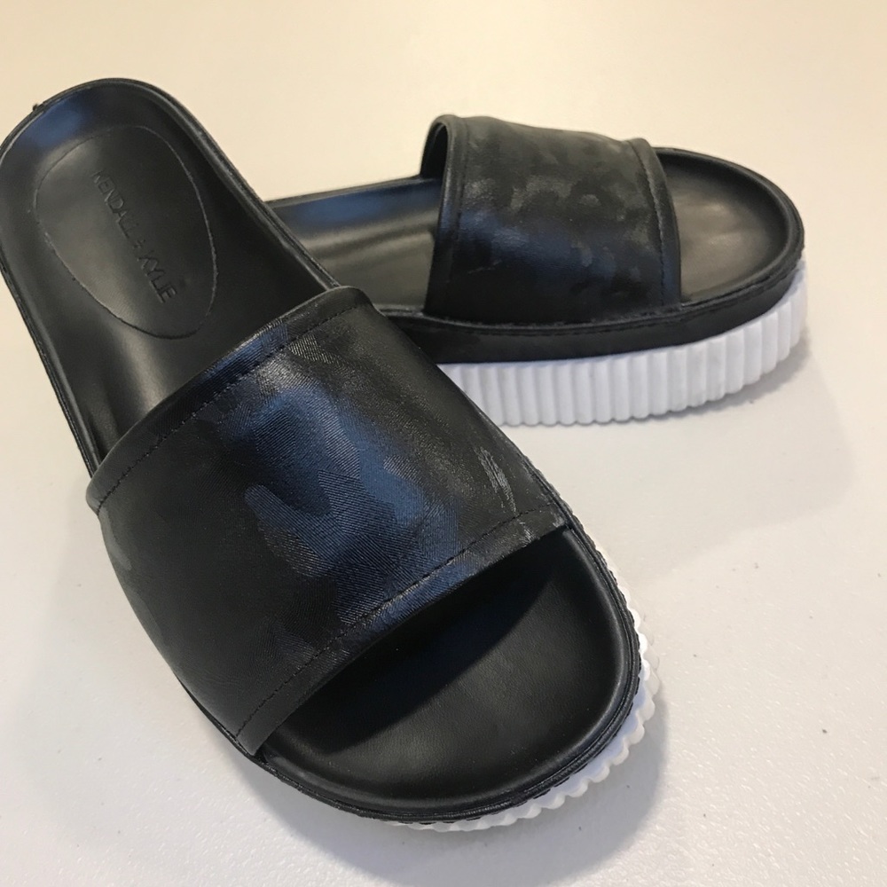 Kendall+Kylie black camo slides size 6